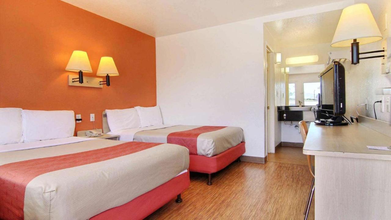 6-san Angelo, Tx Hotel 2*
